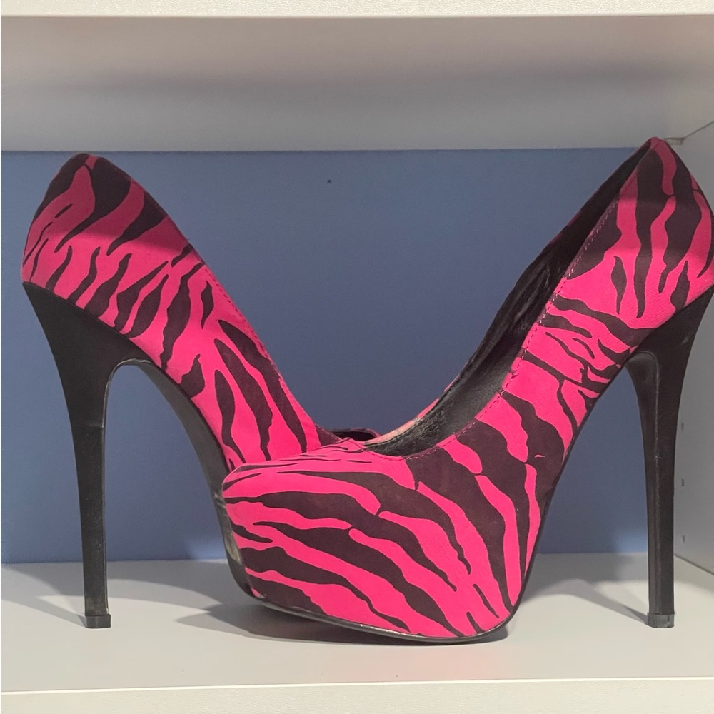 Shoe Dazzle Fuchsia Zebra Print Heels